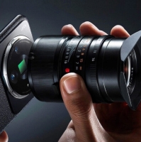 Китайский техногигант Xiaomi готовит революцию в мобильной фотографии. Согласно последним данным, флагманский смартфон Xiaomi 17 Ultra получит первую в мире физическую зум-камеру.