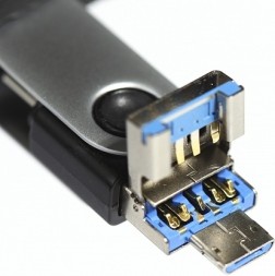 3.0 USB флеш накопитель Smartbuy 16GB TRIO 3-in-1 OTG (USB Type-A + USB Type-C + micro USB)